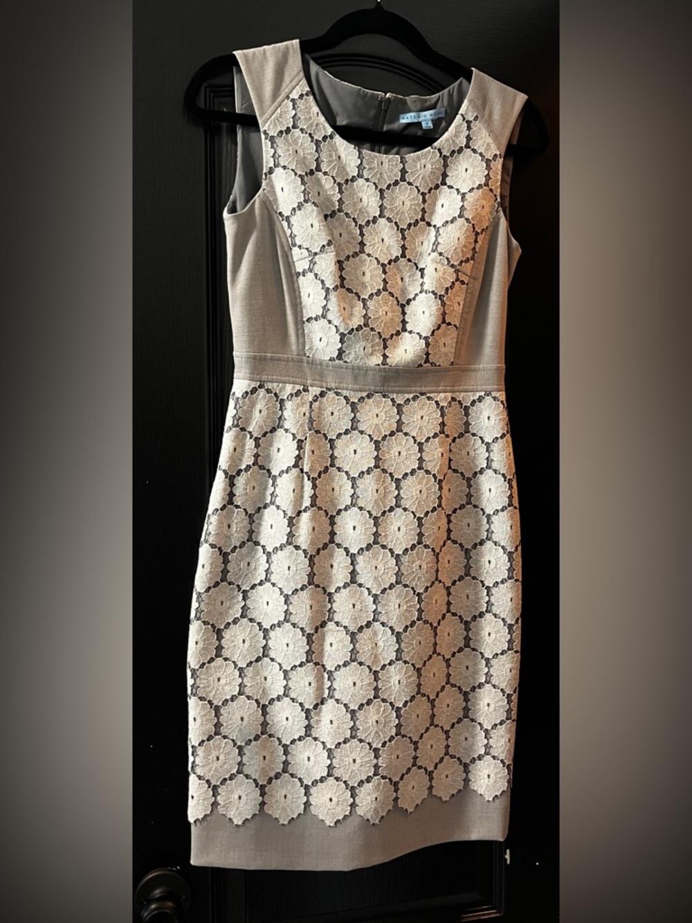 ANTONIO MELANI Gray and Cream Lace Midi Sheath Dress Size 2